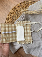 Load image into Gallery viewer, Needle minder book