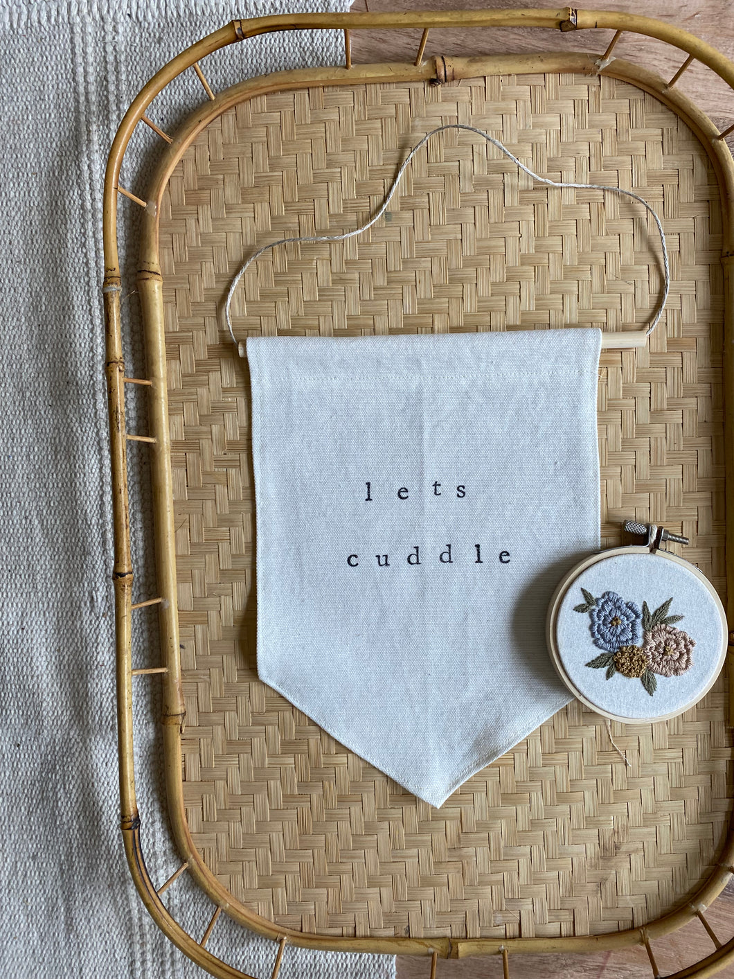 Banner: let’s cuddle
