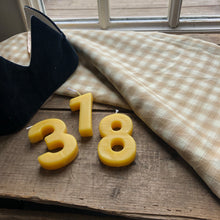 Load image into Gallery viewer, Beeswax number candles